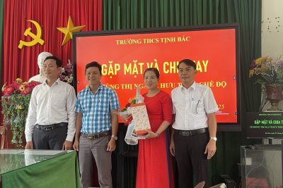 Gặp mặt và chia tay cô Phùng Thị Nga nghỉ hưu theo chế độ